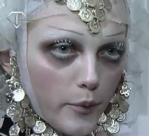 morbid-eleganza:  deprincessed:  Vlada Roslyakova declares ”I am a frozen Ukrainian