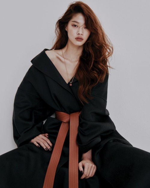 modelsof-color:Kim Ahyun by Ahn Jooyoung for Harper’s Bazaar Korea Magazine - Nov 2018