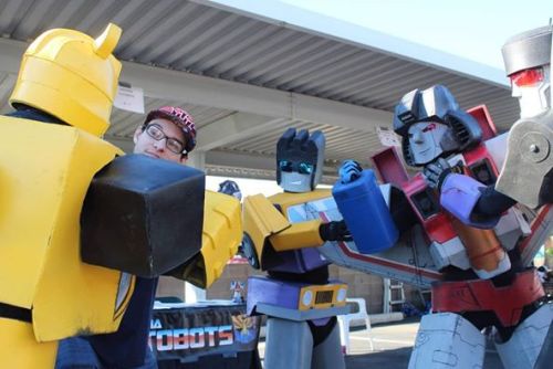 Things seem to have gotten out of hand between Starscream and Bumblebee!