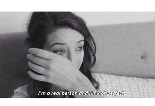 i-am-depressed-and-alone:  Why do people always leave me? unter We Heart It. 