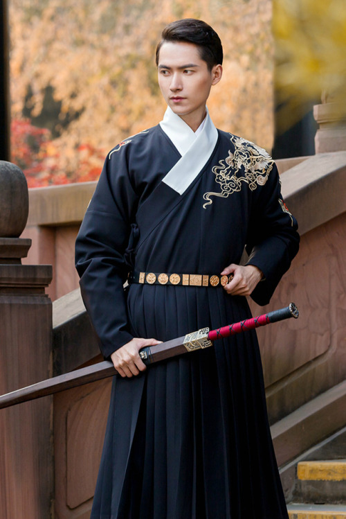 changan-moon:Traditional Chinese hanfu for man by 重回汉唐