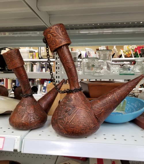 shiftythrifting:Worcester Savers I figured out what those two things are: they’re wine decante