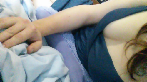 lust-with-a-side-of-alchemy:  SUBMISSION  Go check this girl out!  I saw your post and wanted to submit. I’d love to hear what your followers would like to do to me 