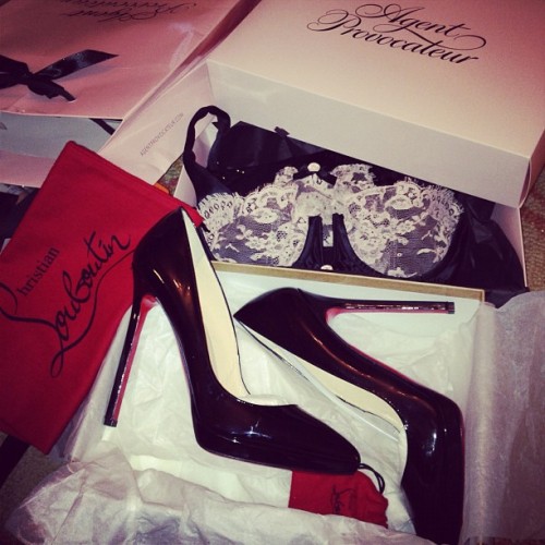 heelsplease:  Perfect present
