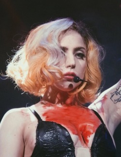 giveurselfprudence:Lady Gaga on the second