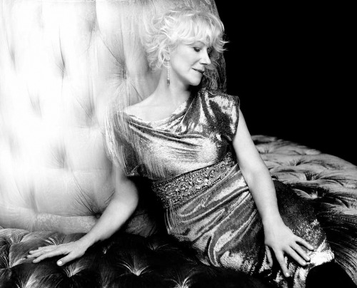 teaandbrimstone: notsomolly: therearecertainshadesoflimelight: algernonmouse: Helen Mirren by Giulia