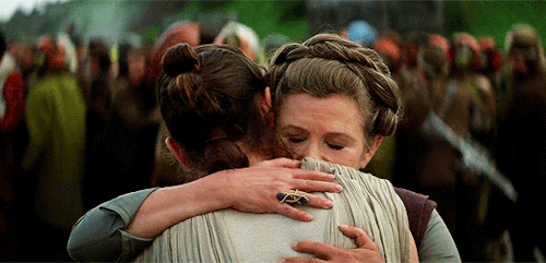 wishfulfanficing:Rey is crying and so am I. 
