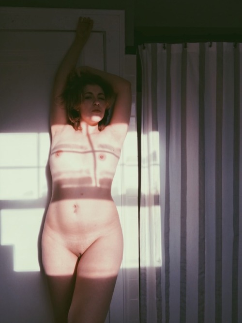 venus-untamed: A little middle of the day shadow play.