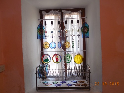 <p>Great wind chimes and medallions by Pierangelo Tosi! Ready for the gift season at <a href="http://gaelglass.com">http://gaelglass.com</a><br/>
LauraSweeneyWrites@gmail.com</p>