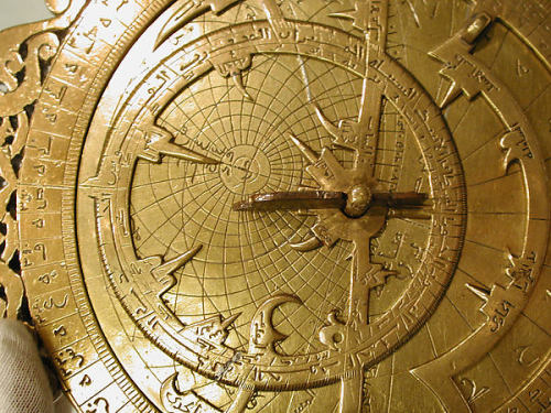 theancientwayoflife:~Astrolabe of ‘Umar ibn Yusuf ibn ‘Umar ibn ‘Ali ibn Rasul al-Muzaffari.Maker:‘U