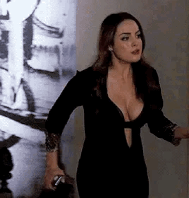 Sexy Elizabeth Gillies Shows Off Her Nice Cleavage