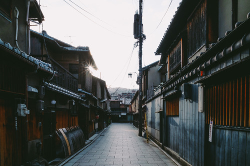 takashiyasui:2015/08/23 Gion street at morning