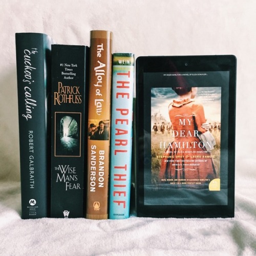 Top 5 Wednesday || Books You Want to Read Before the End of the Year