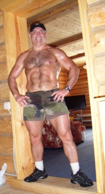 hairybearfriend:  Daddy wins all the fetishes. 