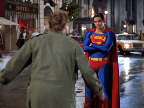 S01E09 - The Green Green Green Glow of Home (1 of 4)Lois & Clark: The New Adventures of Superman