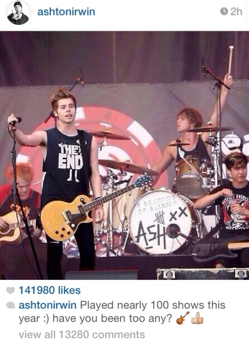 XXX wwadirectory:  Niall commented on Ashton’s photo