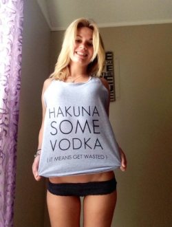 socialporno:  /r/datgap hakuna some vodka