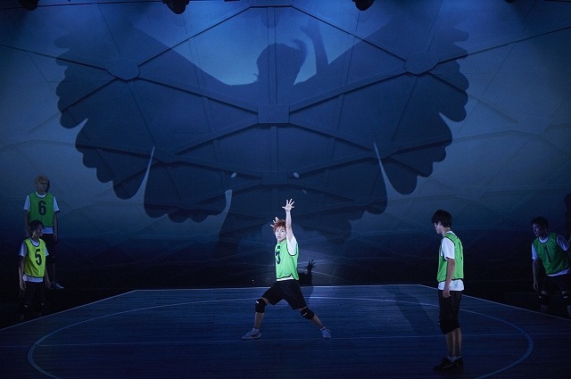fencer-x: megumi86:  Haikyuu stage play.   So this pic: was so cool, because they