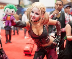 harleyquinnbatman:  GREAT costume of the Arkham Asylum Harley Quinn