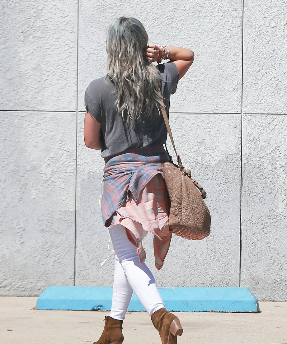 daily&ndash;celebs:    4/28/15 - Hilary Duff going to a studio in North Hollywood.