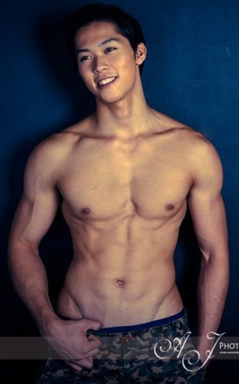 asianmusclefetish:  Original post: http://asianmusclefetish.tumblr.com 