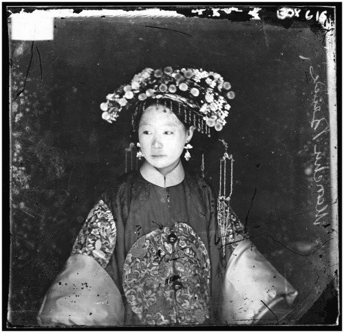 A Manchu Chinese bride by John Thomson,1871