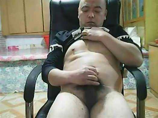 eric578:好濃的精液，你們想要他操你嗎？然後射進去！