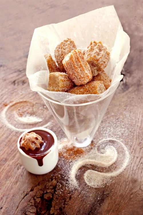 veganinspo:  Vegan Cinnamon Sugar Churros with Dark Chocolate Maple Dipping Sauce