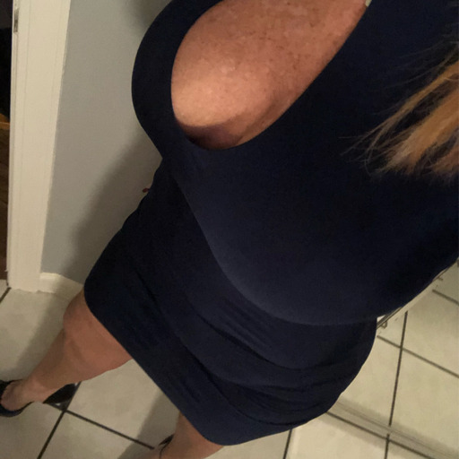 tx4playhotwife:Fireworks on the bay tonight 