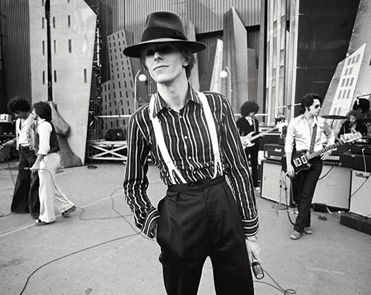 soundsof71:  David Bowie, September 1974, prepping for a 7-night Diamond Dogs run
