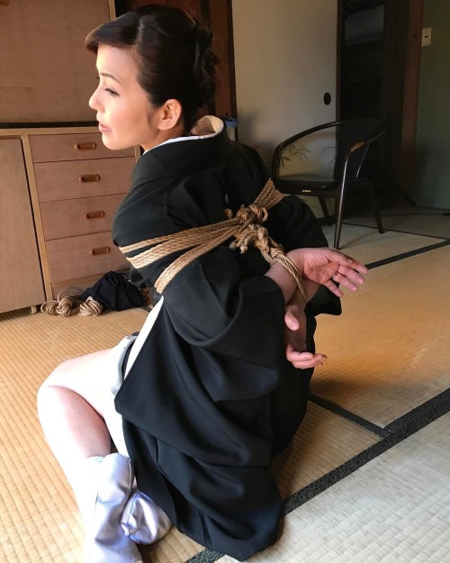 japanesebdsmofficial:Shibari&amp;Photo Naka AkiraModel Aoi Shiho