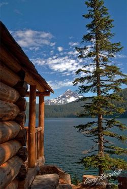 thecogirl:  orchidaaorchid:  Bull Run Lake near Sandy, Oregon; photo by Gary Randall   Love this!!