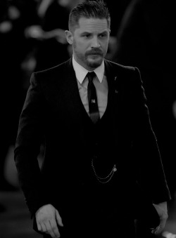 bwboysgallery:   Tom Hardy arrives at the premiere of ‘The Revenant’ in Los Angeles on December 16, 2015.    