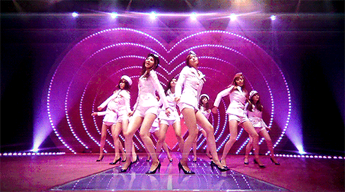 GIRLS GENERATIONGenie (2009)