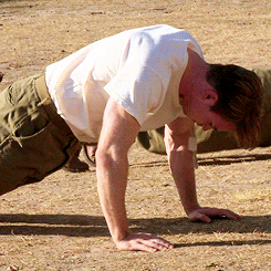 livebloggingmydescentintomadness:  hawk-and-handsaw:this gif of buff chris evans having to pretend like he can’t do a push-up is so important to me.  