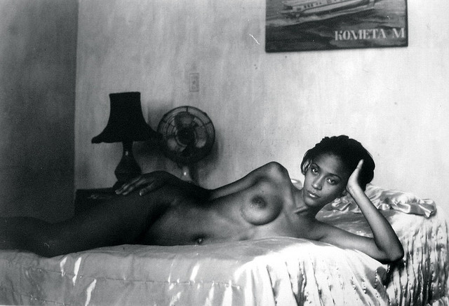 bestebony:  tumblr batch upload bloadr.com (FB)