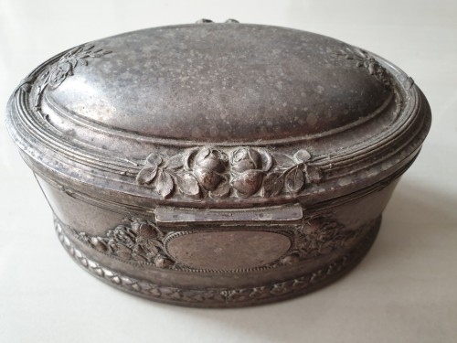 Kotak Sireh (Betel Box) Silverware Oval Batavia Dutch Colonial Design Tepak Sirih Bertekad