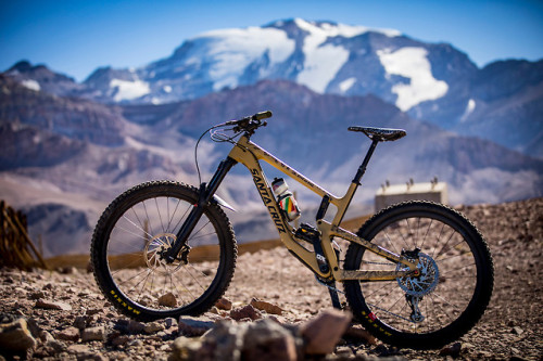 aces5050: (via Damien Oton and Keegan Wright at the 2018 La Parva EWS - PIT BITS AND BIKES - Enduro 