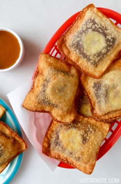 do-not-touch-my-food:  Banana Chocolate Wontons