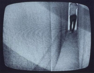 halogenic: “Walking with Contraposto” - Bruce Nauman (1968) 