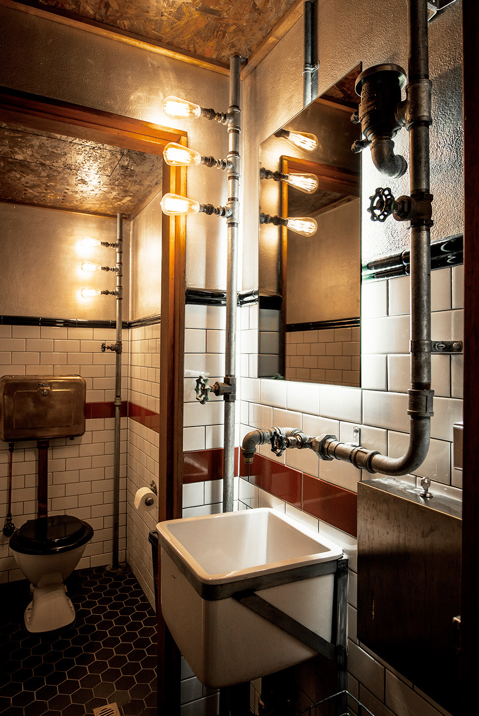 steampunktendencies: Donny’s bar, Sydney, Australia 