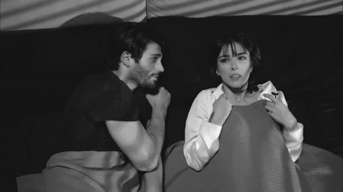 tardismaviisii:  “Aramızda yaşanacak yarım kalan bir şeyler var.”  Dolunay |  (Nazl