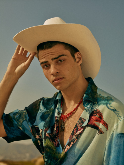 harpersbazaar: Noah Centineo Is More Than the Internet’s Boyfriend On screen, he plays a new kind of heartthrob—one tailor-made for a generation rethinking masculine ideals. In person, he’s working to live up to the title. 