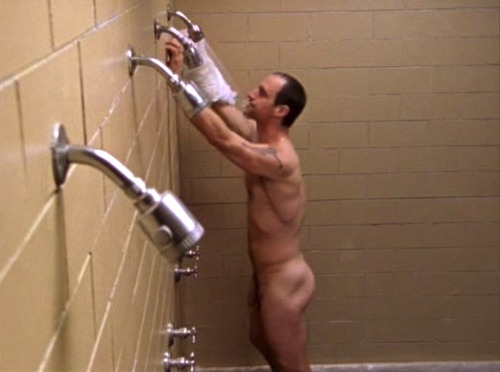 belualust:   There’s never enough naked Christopher Meloni.   Oh how I miss Oz