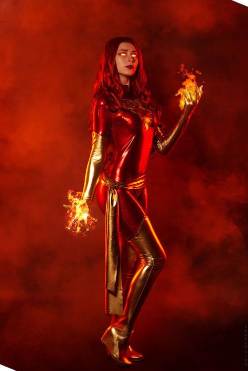 Fandom: X-Men.Cosplayer: Kyrie FoxCharacter: Dark Phoenix.Foundhere: Dailycosplay