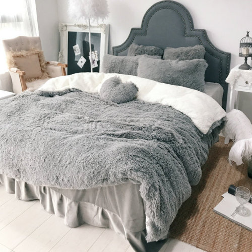 hi-na-na:4Pcs Coral Fleece Shearling Bedding Set，Which color do you like the most?                  