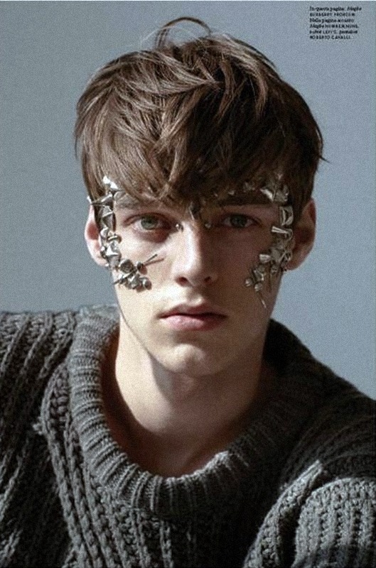 serpientes:  &lsquo;Precious Metals' Robbie Wadge for Rodeo Magazine. Ph: Vicky