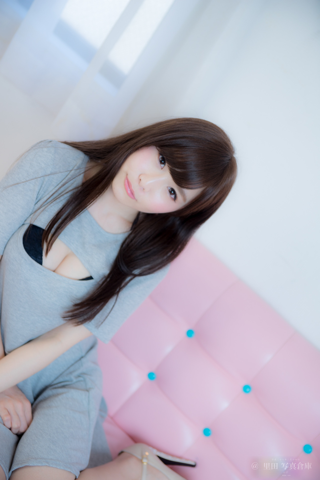 satoda-photo:  2015.02.21 FPCおつかれさまです。胸あきワンピいいですね～その他の写真はhttps://www.flickr.com/photos/satoda_photo_collection/sets/72157650967936805/