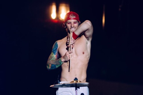 joshler:who wants to rant with me about how attractive these two men are