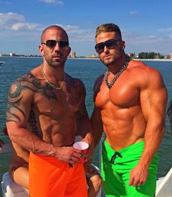 Hot Muscular Men